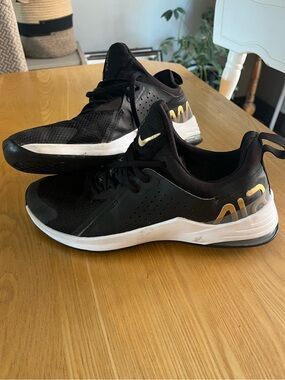 Nike Black and Gold Air Max Bella